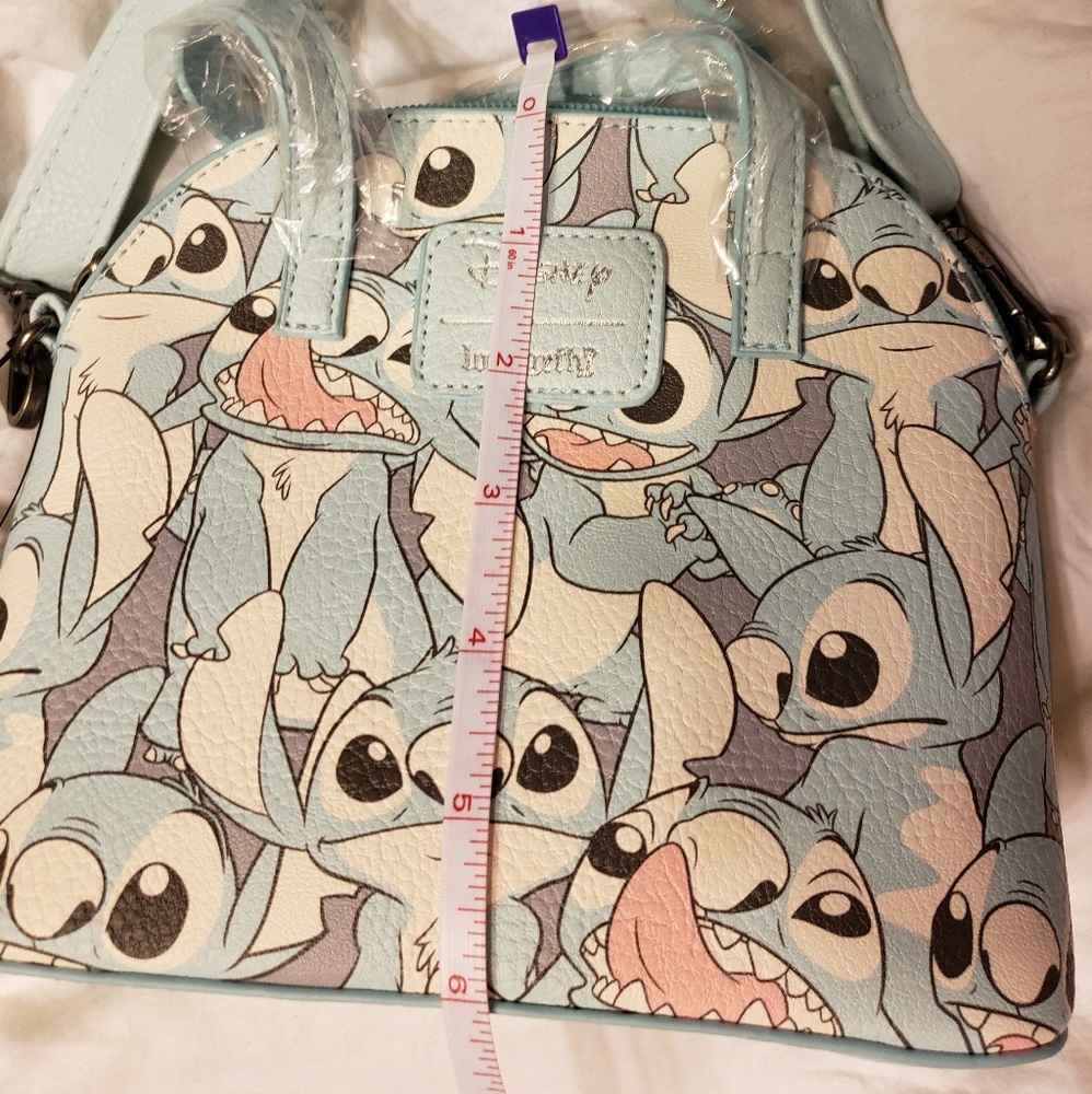 1 left!!! Loungefly (Disney's Lilo & Stitch) purse - Picture 5 of 7